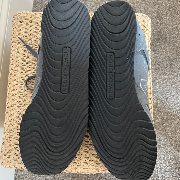 New Balance 555 Women's casual sneaker, grey suede, size 9 - Picture 9 of 9